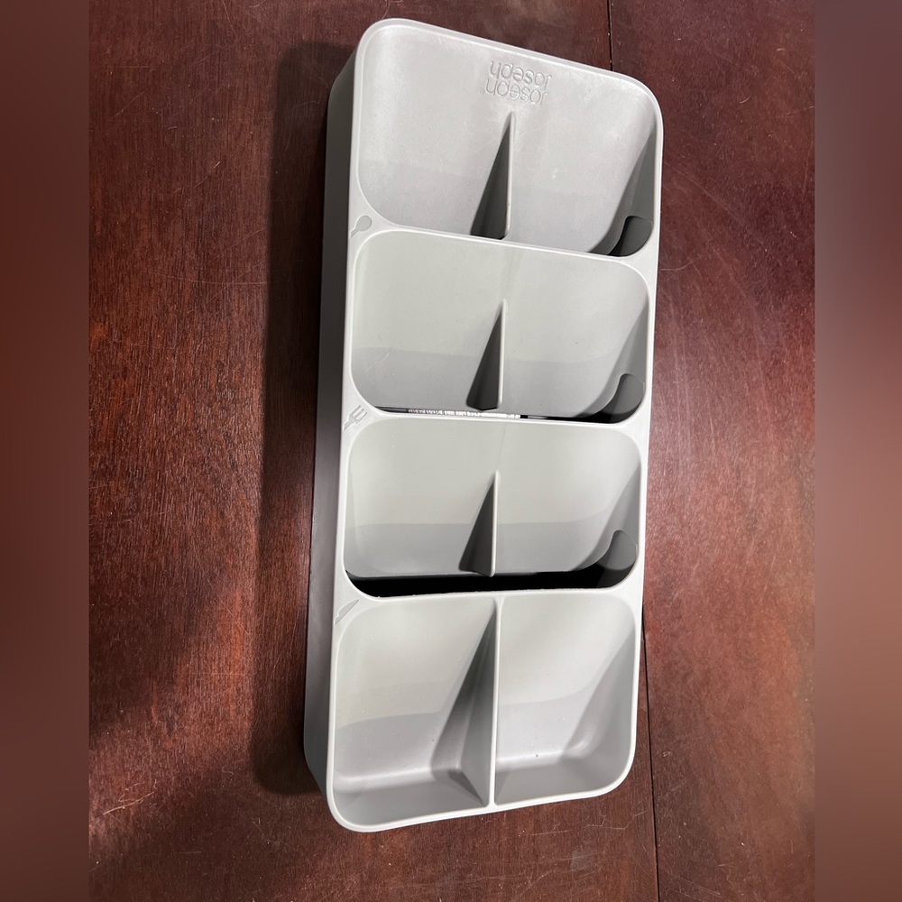 Silverware storage for drawer
